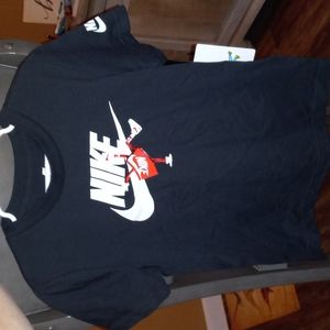 Nike tshirt